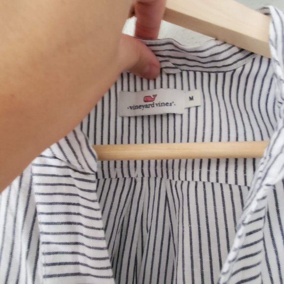 Vineyard Vines Blouse - Picture 2 of 3